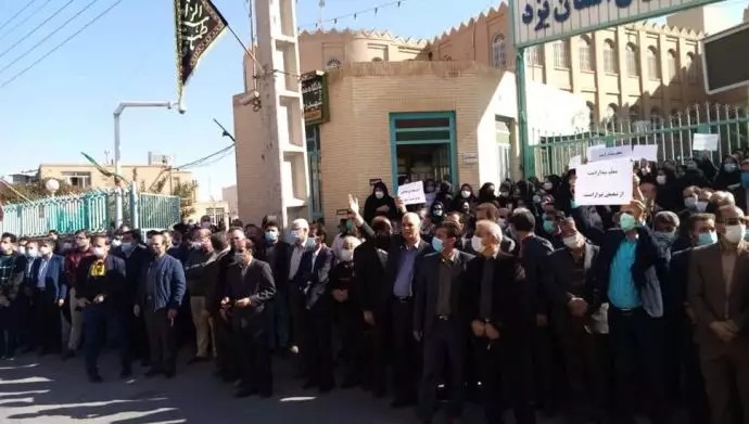 المعلمون يصفون قرار برلمان النظام فيما يخص تصنيف المعلمين بأنه رصاص رحمة للائحة