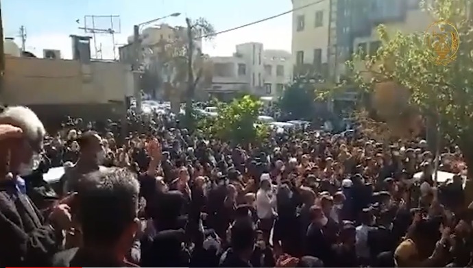 الملالي والأزمة الكبرى المسماة بـ "غضب الشعب الإيراني"