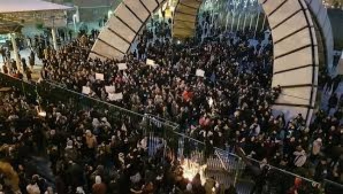 بروس ماكولوم: العداء بين النظام الإيراني والمواطنين يمهد الطريق لتغيير النظام