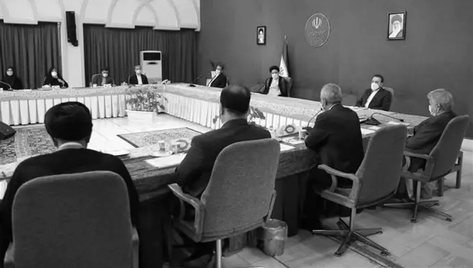 ظهور خلافات داخل الفريق الاقتصادي لإبراهيم رئيسي حول القضايا الرئيسية