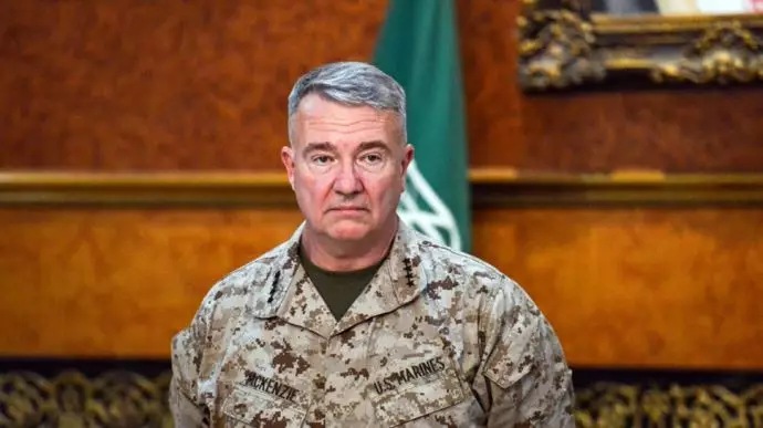 قائد القيادة المركزية الأمريكية يحذر من هجمات محتملة لجماعات مدعومة من إيران في العراق