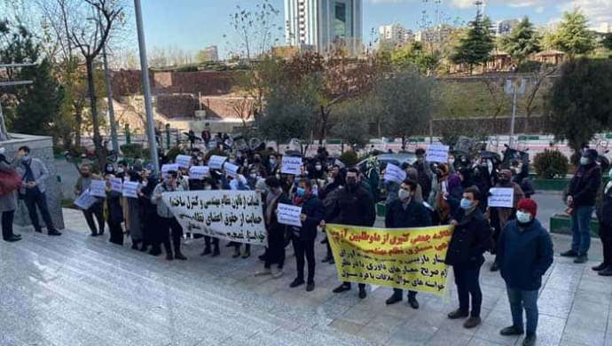 وقفات احتجاجية في إيران من العمال إلى المهندسين المعماريين - السبت 25 دیسمبر