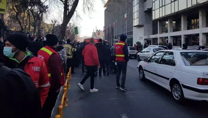 احتجاجات في إيران من رجال الإطفاء في طهران إلى عمال النفط في الجنوب والمهندسين في مشهد - الأربعاء 19 يناير