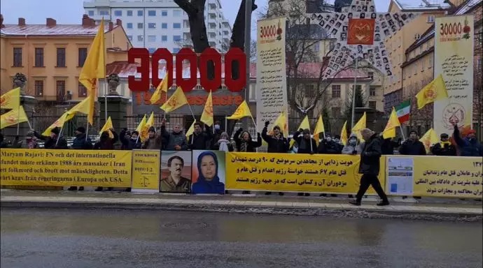 احتجاج الإيرانيين الأحرار في السويد؛ الدعوة لمحاكمة خامنئي ورئيسي على جرائم ضد الإنسانية