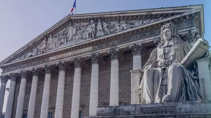 السيدة مريم رجوي في جلسة حوارية مع أعضاء اللجنة البرلمانية لإيران ديمقراطية في الجمعية الوطنية الفرنسية