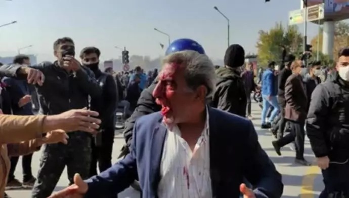 كتبت صحيفة "جوان"، المقربة من الحرس، السبت 22 فبراير خوفا من انتفاضة الشعب: "الخط الدعائي والإعلامي لنشر الفوضى في البلاد يتمتع بدعم اسنادي