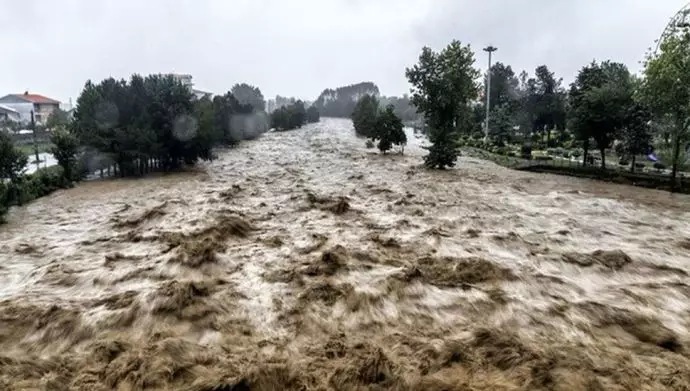 مصرع ثمانية أشخاص في فيضانات جنوب إيران