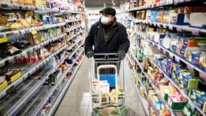 تقرير عن تزايد أسعار 84 ألف سلعة في إيران