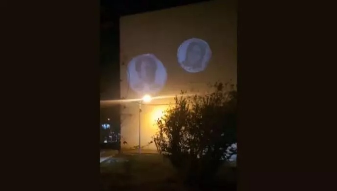صور ضوئية كبيرة بطول 50 مترًا لقيادة المقاومة الإيرانية في طهران