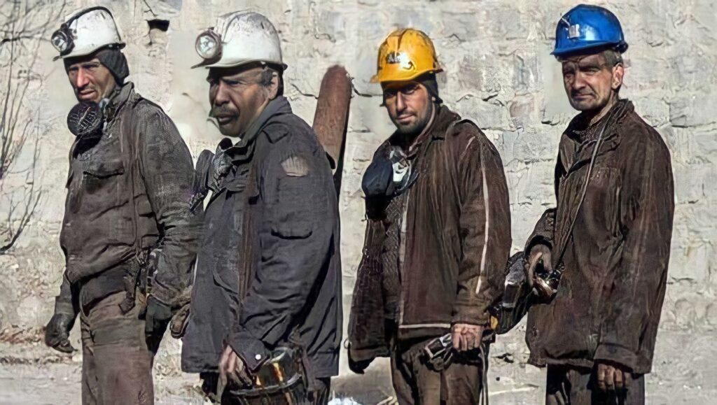 الحد الأدنى لأجور العمال المُصادق عليه أقل من نصف خط الفقر في إيران