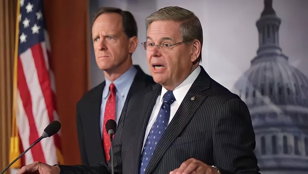 نيوزماكس: كبار الديمقراطيين قلقون بشأن جهود بايدن لإحياء الاتفاق النووي مع إيران