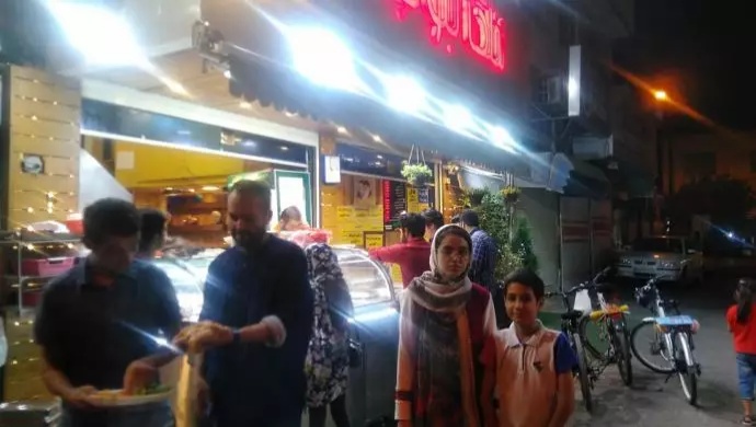 بث شعارات الموت لخامنئي والتحية لرجوي في شيراز- 1 نيسان