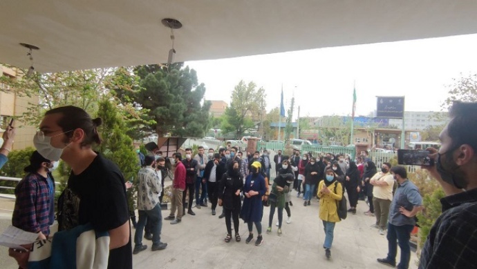 بعد طهران، احتجاج الطلاب في تبريز على ممارسات الملالي القمعية