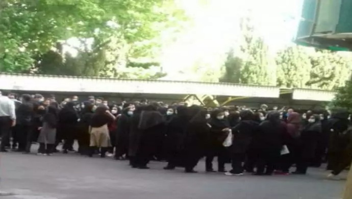 تجمعات احتجاجية في طهران وعدة مدن في إيران - 19 أبريل