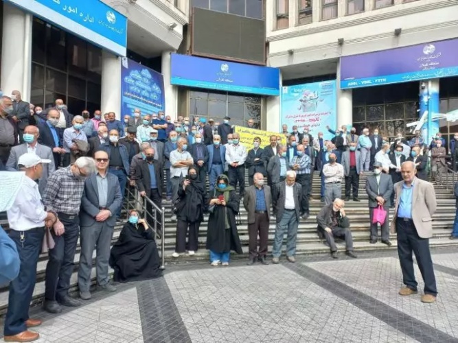 تجمعات احتجاجية لمتقاعدي الاتصالات في طهران والمدن المختلفة في إيران – 5 أبريل