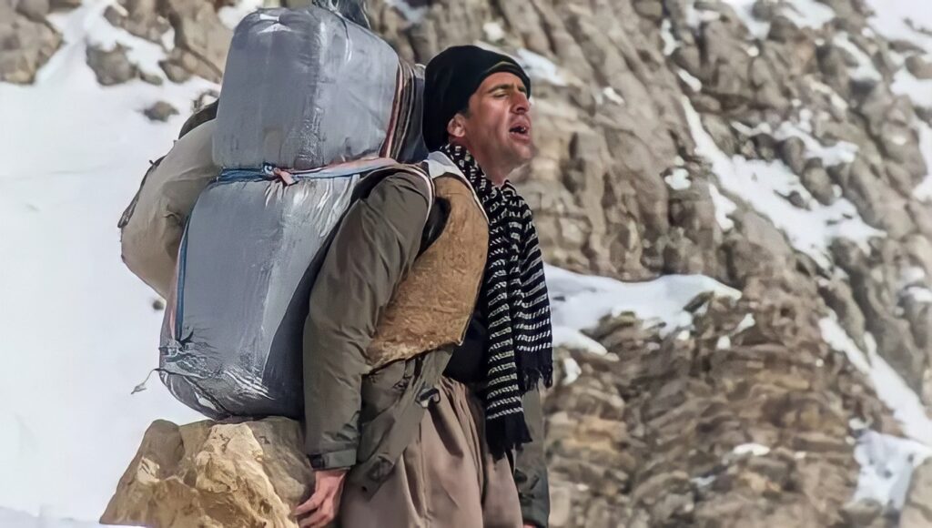 مقتل عتال جراء إطلاق النار من قبل قوات الحرس.. إصابة العشرات من العتالين الشهر الحالي