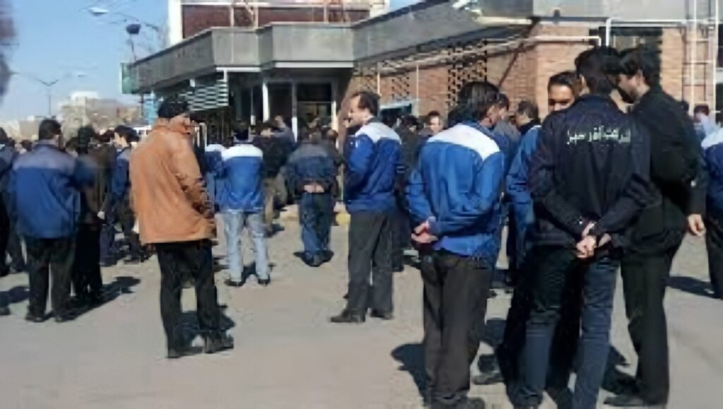 احتجاجات في إيران من عمال في تبريز وكنكان إلى التربويين في بوشهر