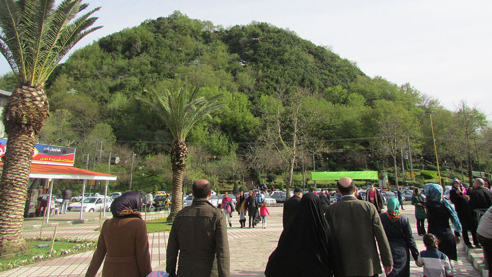 إيران - شعار الموت لخامنئي وعاش رجوي في لاهيجان