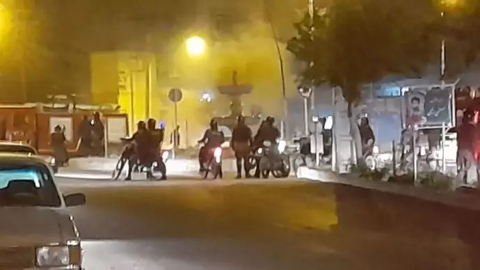 استمرار الاحتجاجات في شهركرد وخوف الملالي من مجاهدي خلق