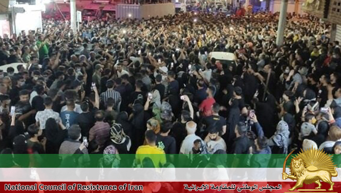 في ثالث ليلة ينتفض المواطنون الغاضبون في آبادان ومظاهرات في خرمشهر وبهبهان وشاهين شهر وبندر عباس تضامنا مع آبادان