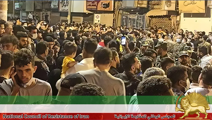 في الأسبوع الثاني من انتفاضة آبادان تضامن أهالي سمنان وكرمنشاه وكازرون وبوشهر وشادكان وإيذه وفسا ونازي آباد بطهران بشعارات "الموت لخامنئي" و"الموت للديكتاتور" و"عدونا هنا، يكذبون يقولون إنه أمريكا"