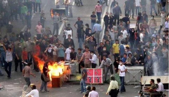 القمع المتزايد هو القوة الدافعة لاندلاع الانتفاضة في إيران