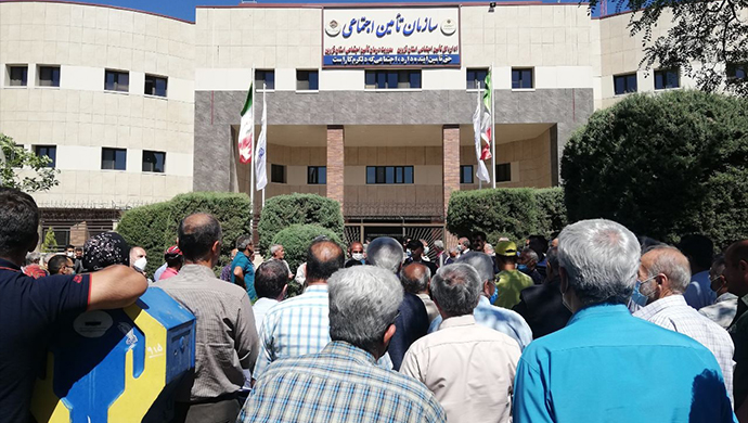 استمرار التجمعات الاحتجاجیة للمتقاعدين في مدن قزوين وكرمانشاه والأهواز ورشت وتبريز وطهران