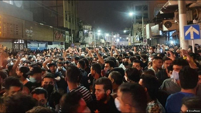 الليلة الثامنة من كارثة متروبول، استمرار انتفاضة مواطني آبادان