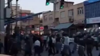 احتجاجات في شهركرد بشعار الموت لخامنئي واطلاق النار على  المتظاهرين- الأحد 15 مايو