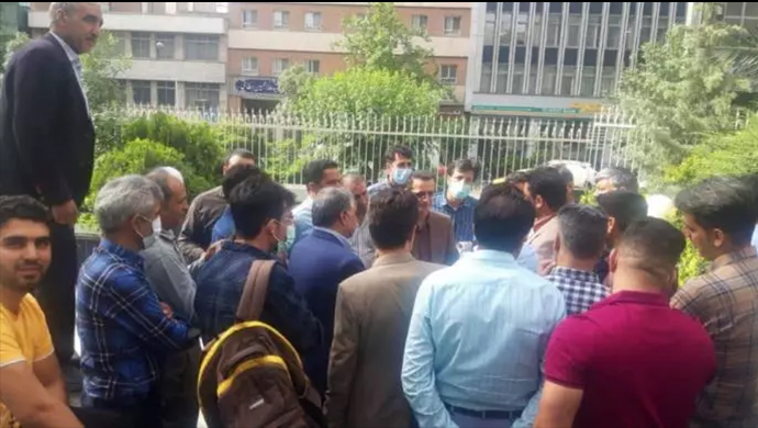 تجمع احتجاجي لمربي الدواجن في إيران للاعتراض على زيادة أسعار المدخلات الحيوانية بنسبة 600٪