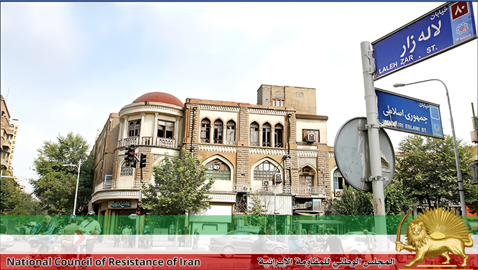 إيران – دوي هتاف "ليسقط النظام" و"لا للشاه ولا للملالي واللعن على النظامين" في شارع لاله زار بطهران