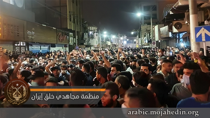 رويترز: محتجون يهتفون في عدة مدن إيرانية الموت لخامنئي