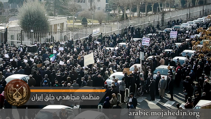 "جمهوري إسلامي": موائد المتقاعدين ستكون فارغة أكثر من ذي قبل