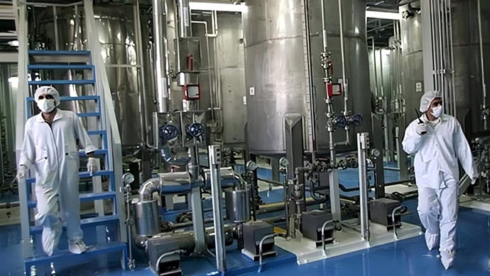 واشنطن إكزامينر: الجدول الزمني للهروب النووي الإيراني أصبح الآن "صفرًا"