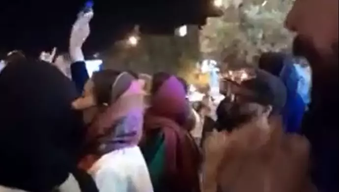 إيران .. تظاهرة لأهالي همدان احتجاجا على أزمة نقص المياه