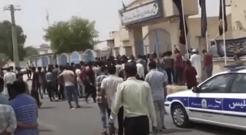 احتجاجات في إيران: تجمعات احتجاجية لمجموعات مختلفة في عموم إيران ضد سياسة النهب والاستخفاف بمطالب المواطنين