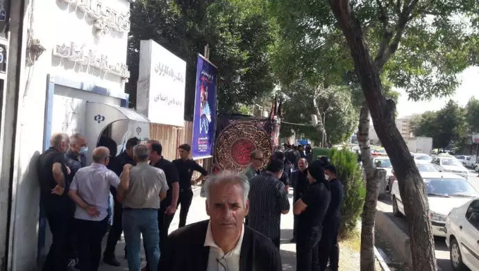 تجمعات احتجاجية للمتقاعدين في عدة مدن إيرانية