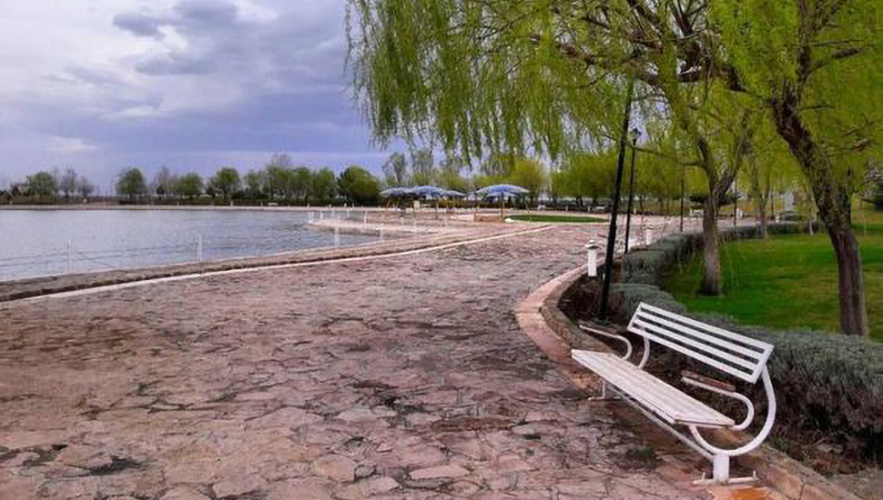 مدينة مشهد الموت للظالم سواء أكان الشاه أوخامنئي