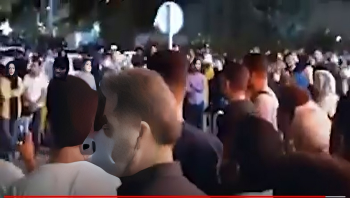 مظاهرات أهالي همدان لليلة الثانية على التوالي: «ليرحل الملالي، لا تنجيهم الدبابة والمدفع»