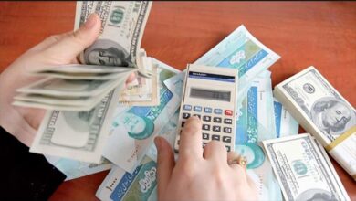 انخفاض قيمة الريال الإيراني بنسبة 58.57٪ مقابل الدولار منذ يناير 2020