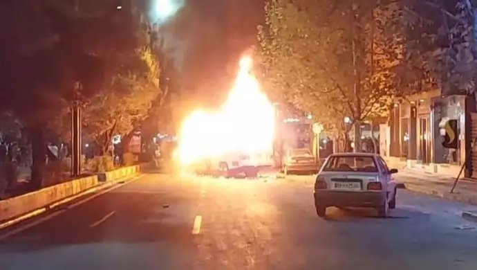 اليوم السابع للانتفاضة الوطنية في طهران ومدن إيران أخرى ومواجهات مع القوات القمعية