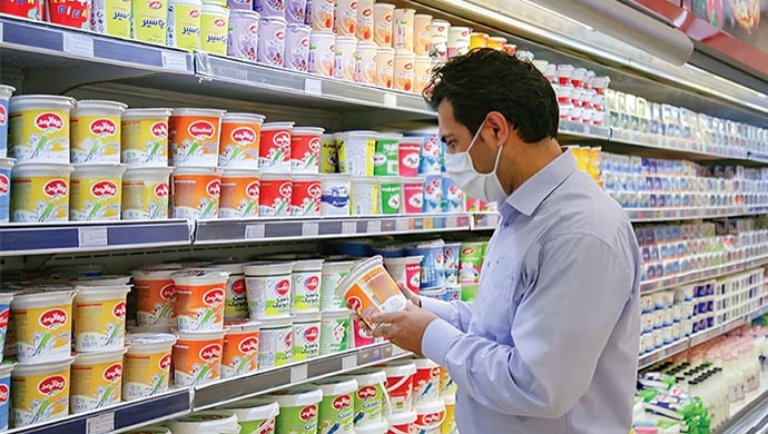 ارتفاع الأسعار في إيران .. استهلاك منتجات الألبان يتراجع بنسبة 40%