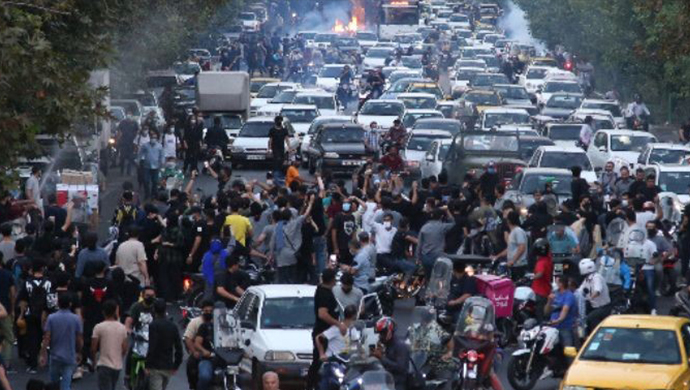 الأمم المتحدة قلقة من القمع الدموي للاحتجاجات في إيران