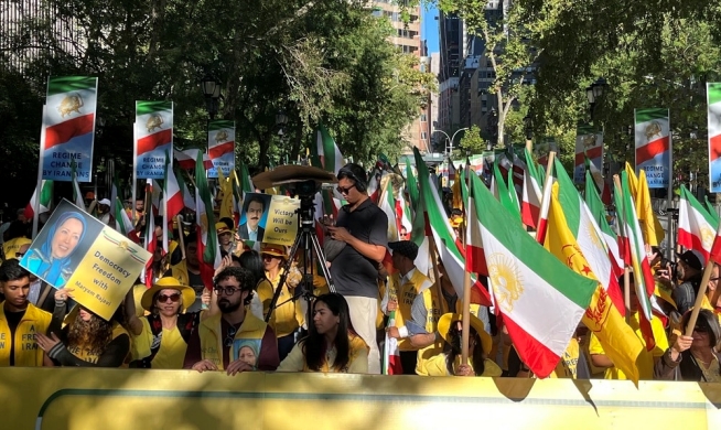 تظاهرة حاشدة في نيويورك.. مریم رجوي تدعو لطرد نظام الملالي من الامم المتحدة