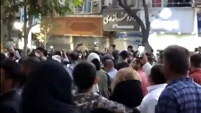 توسع نطاق التظاهرات ضد مقتل مهسا اميني في سنندج ومهاباد بشعارات الموت لخامنئي