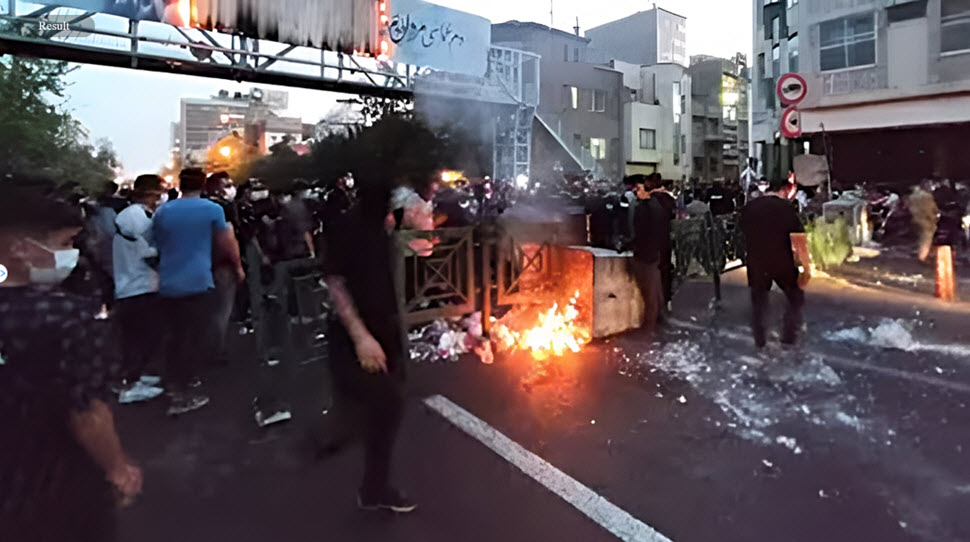 الانتفاضة في يومها الـ 36.. مظاهرات ومواجهات في تبريز وزاهدان ومظاهرات ليلية في مدن مختلفة