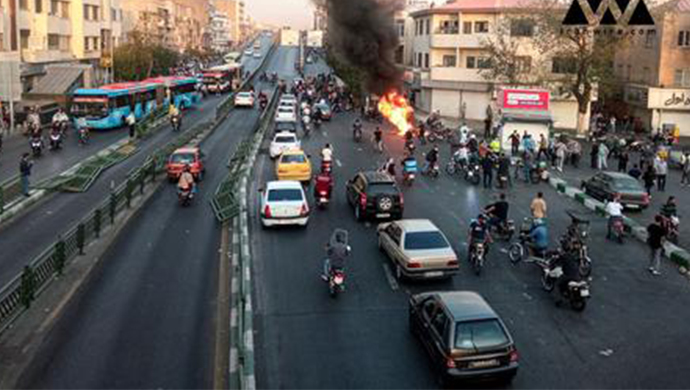 انتفاضة عارمة في طهران في اليوم الثالث والعشرين من الانتفاضة