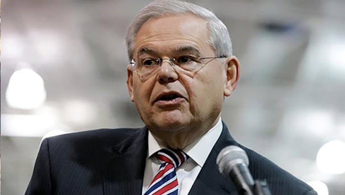 بوب مينينديز: لم تستطع وحشية النظام إسكات المطالب المتزايدة للشعب الإيراني