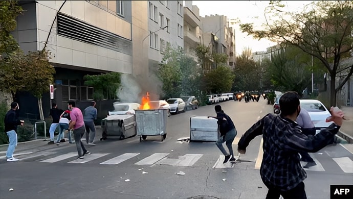 ما تنقصه الثورة في إیران