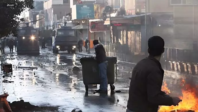 طهران غارقة في انتفاضة واحتجاجات وإضرابات – الاربعاء 26 أكتوبر